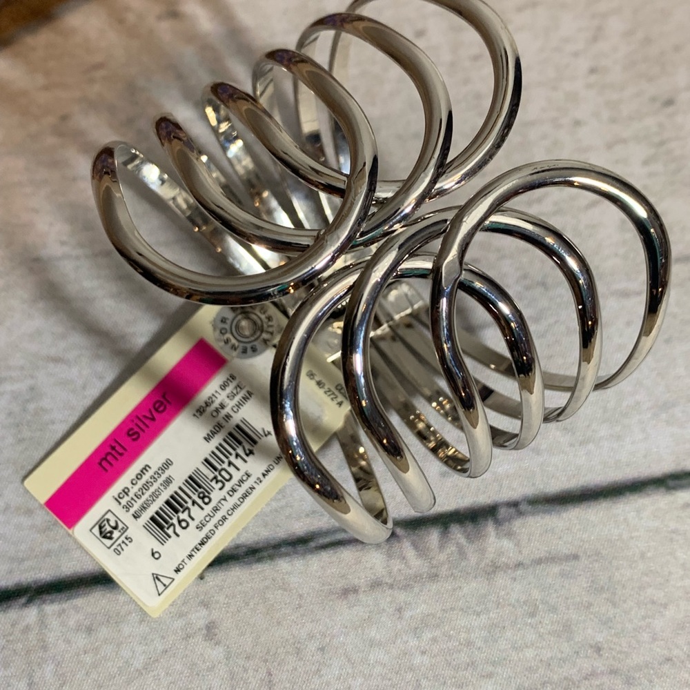 • silver loop hinge bracelet [NWT] • - Picture 6 of 7